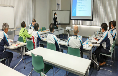 雇用管理者向けの研修風景